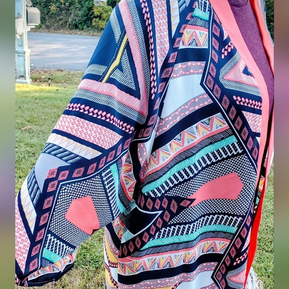 LOT BUNDLE OF 5 Trendy Womens Size 2X TOPS Blouses TUNICS Vibrant Colors SIZE 22 - Picture 9 of 17